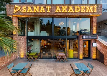 Sanat Akademi Yorumları