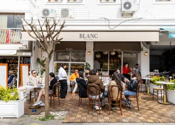 Büyükada’da İyi Kahve ve Tatlı Arayanların Yeni Durağı: Blanc Cafe